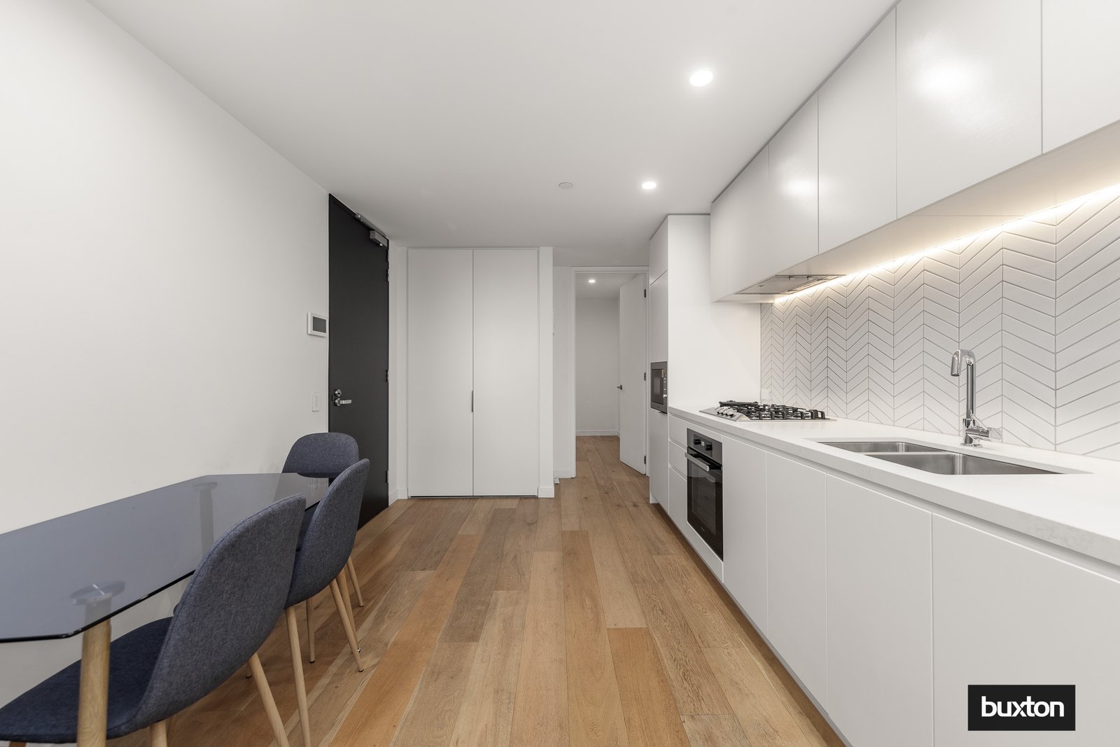 Gallery: 1501/3 Young Street