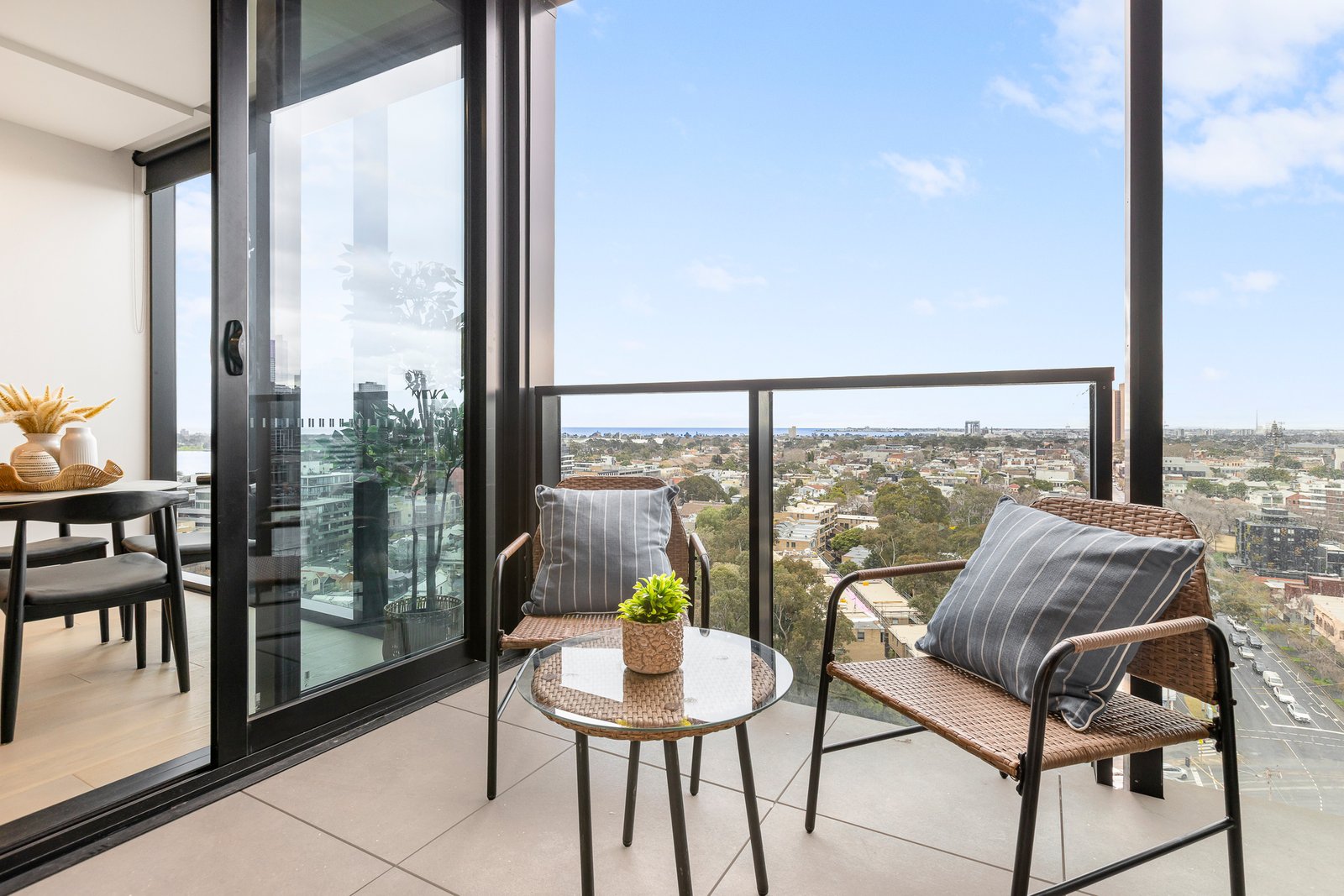Gallery: 1505/39 Park Street
