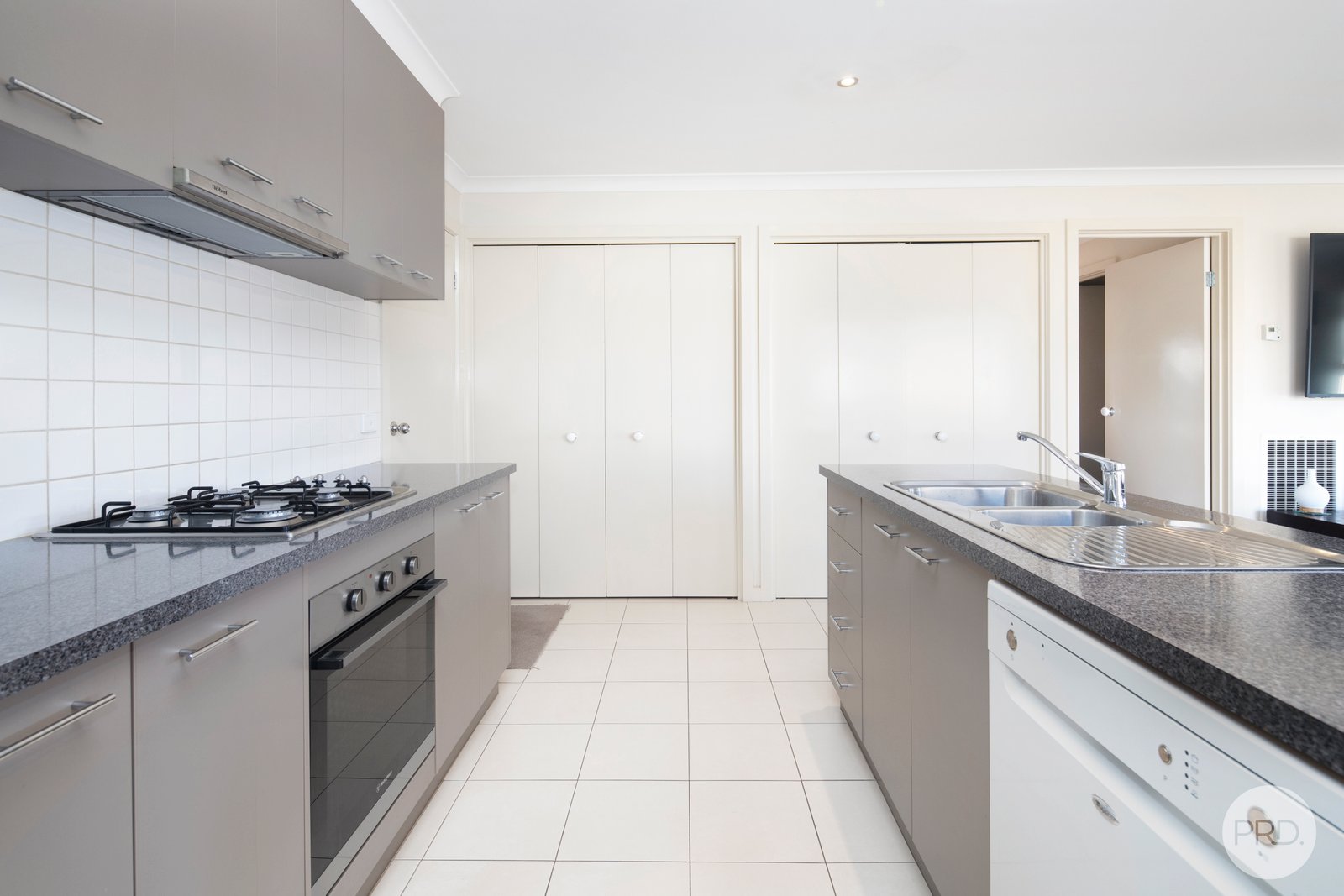 1/509 Bell Street REDAN 3
