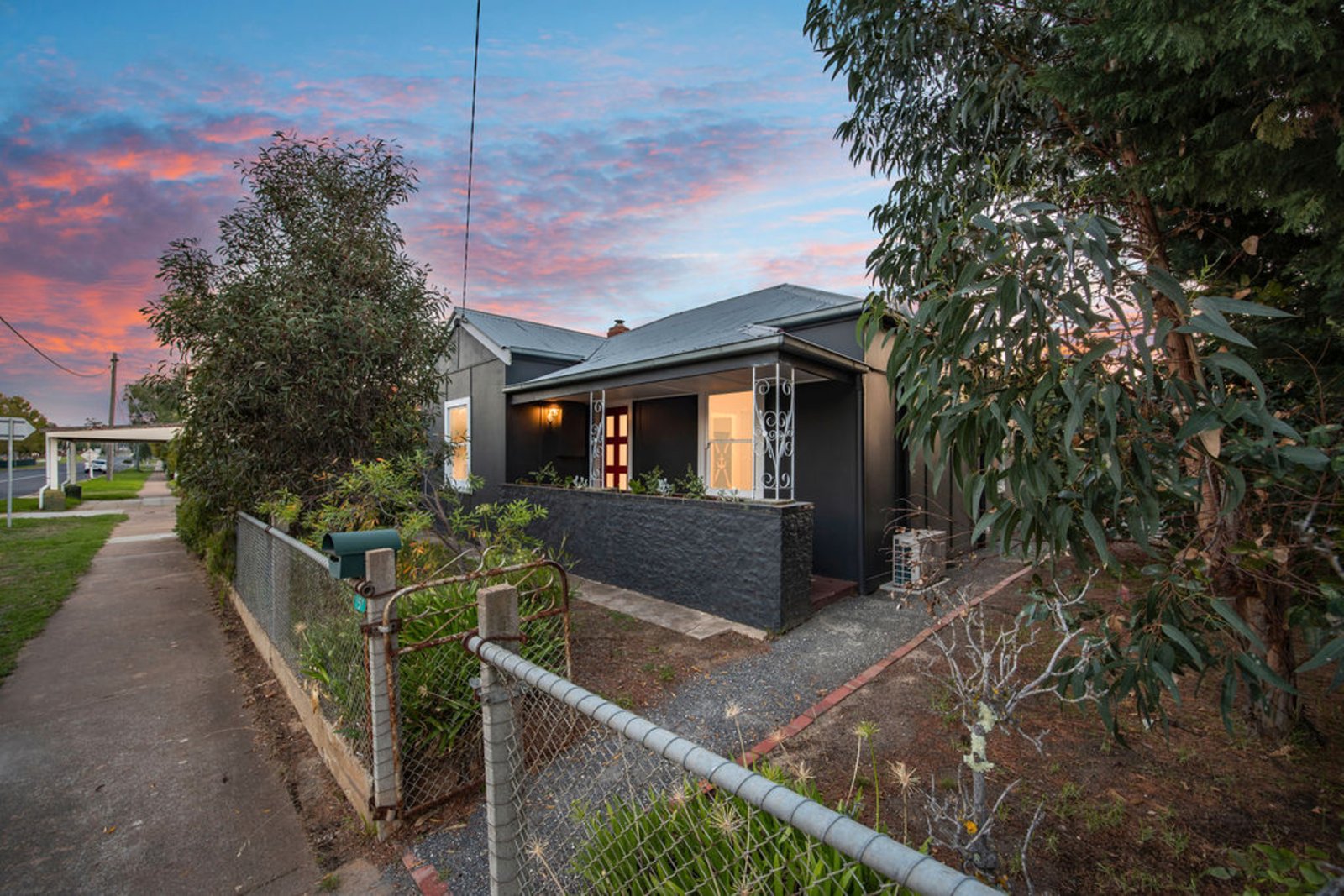 Gallery: 151 High Street