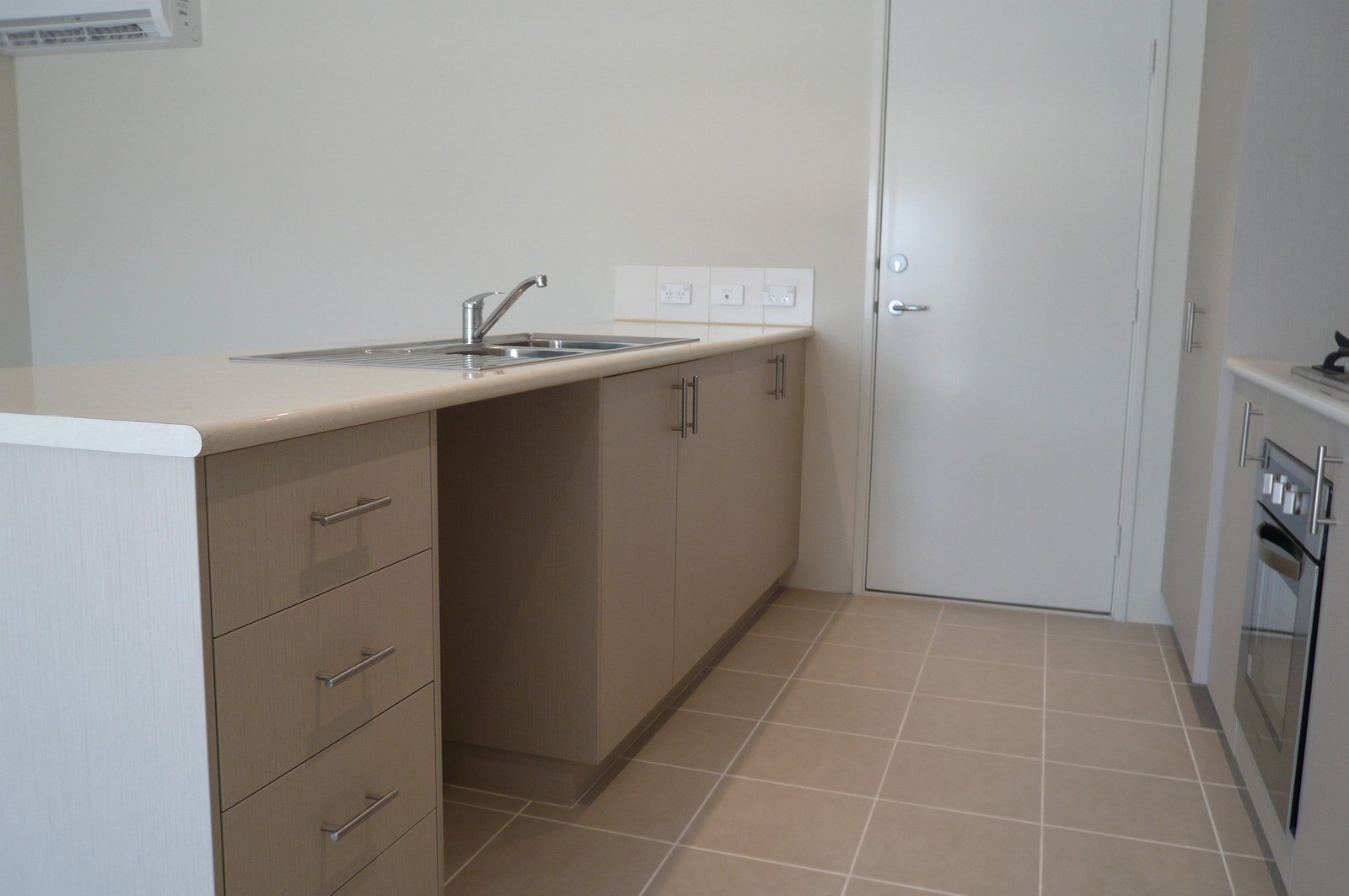 15/1 Humboldt Entrance AUBIN GROVE 2