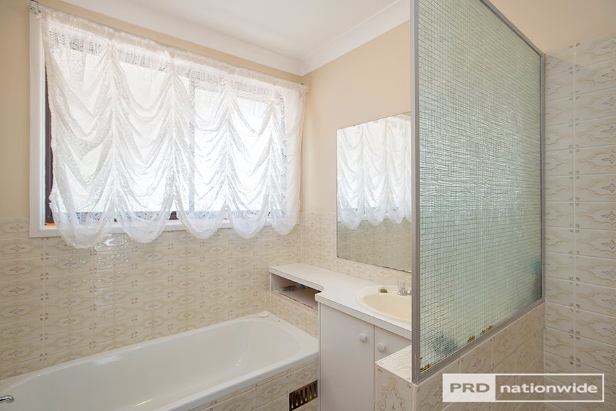 151 Manilla Road TAMWORTH 7