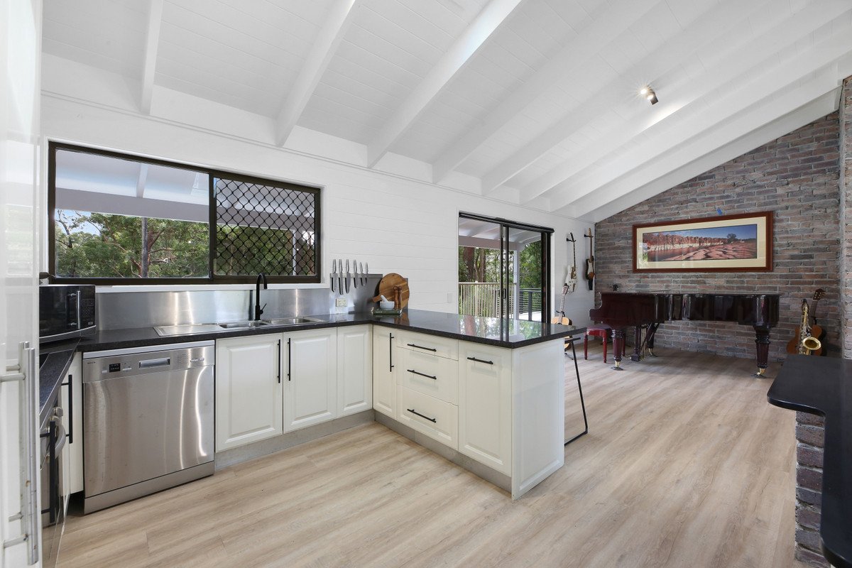 151 Simpsons Road Elanora 5