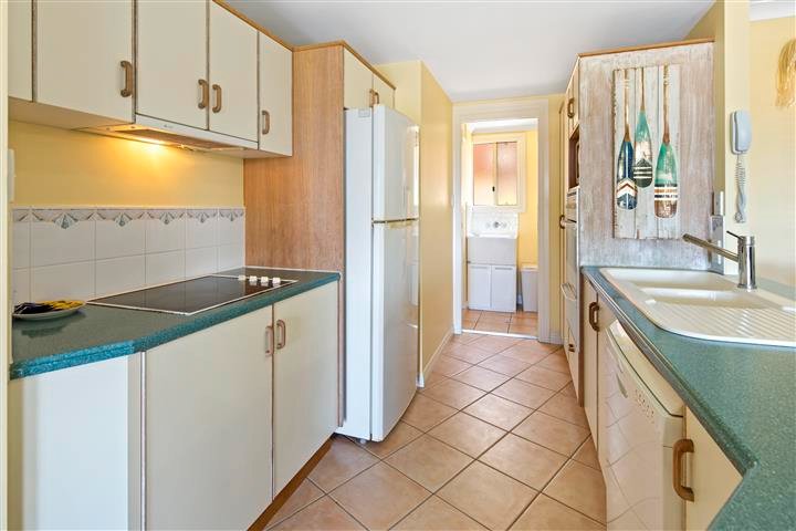 15/10 Golden Orchid Drive AIRLIE BEACH 4