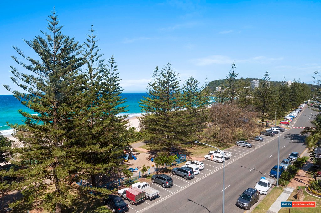 15/100 The Esplanade BURLEIGH HEADS 1