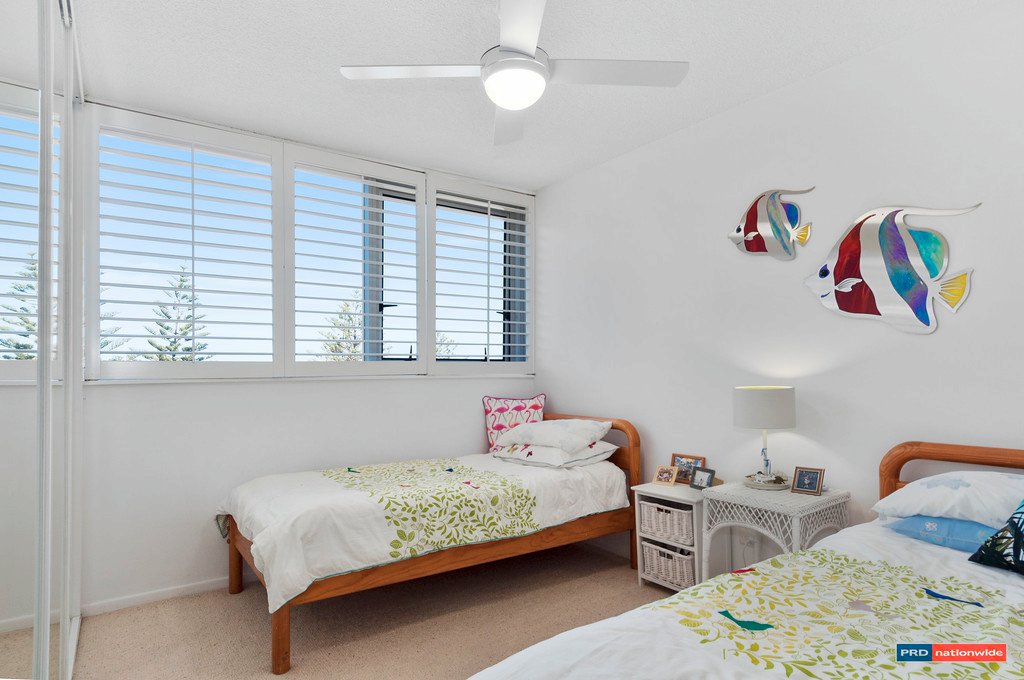 15/100 The Esplanade BURLEIGH HEADS 7