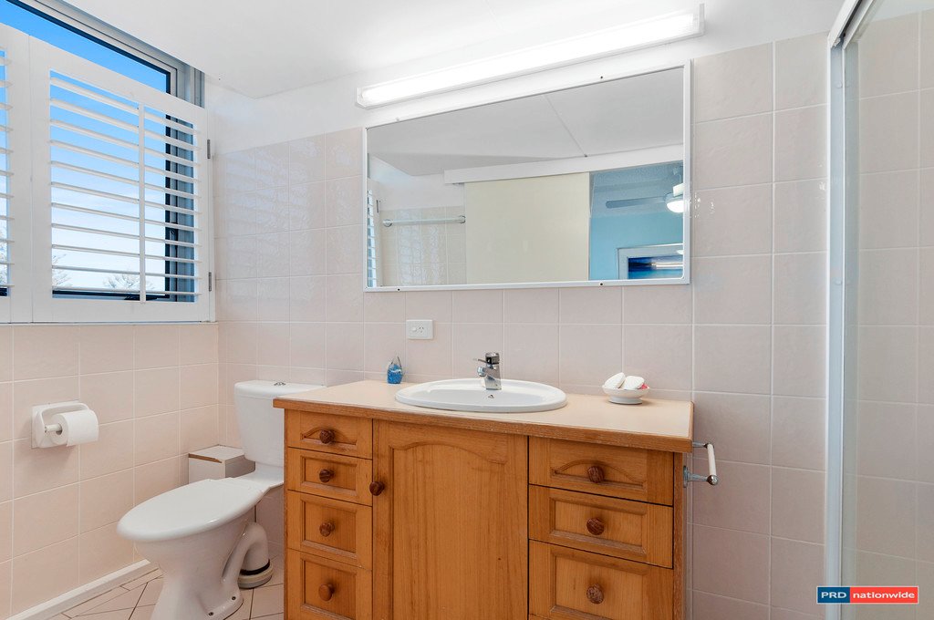 15/100 The Esplanade BURLEIGH HEADS 6