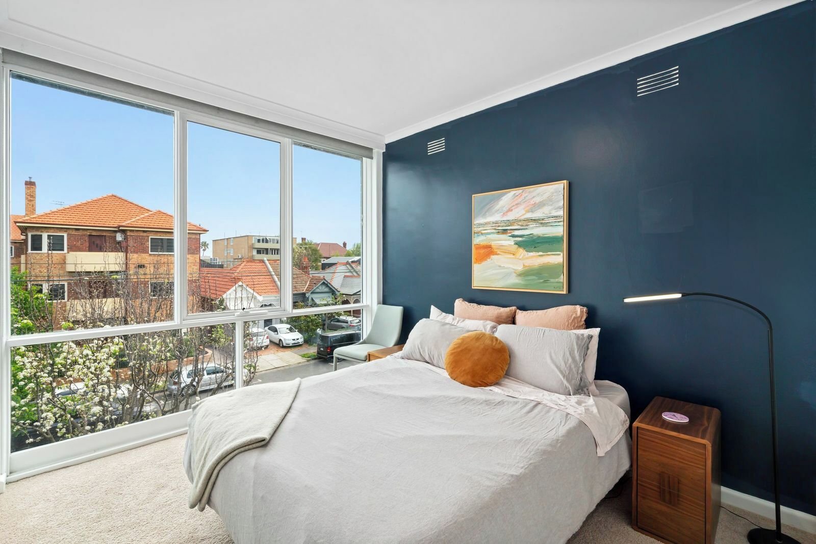 Gallery: 15/102 Park Street