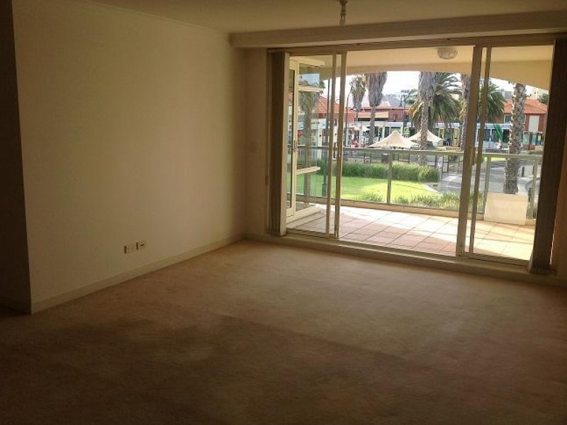 Gallery: 15/105 Beach Street