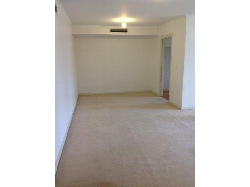 Gallery: 15/105 Beach Street