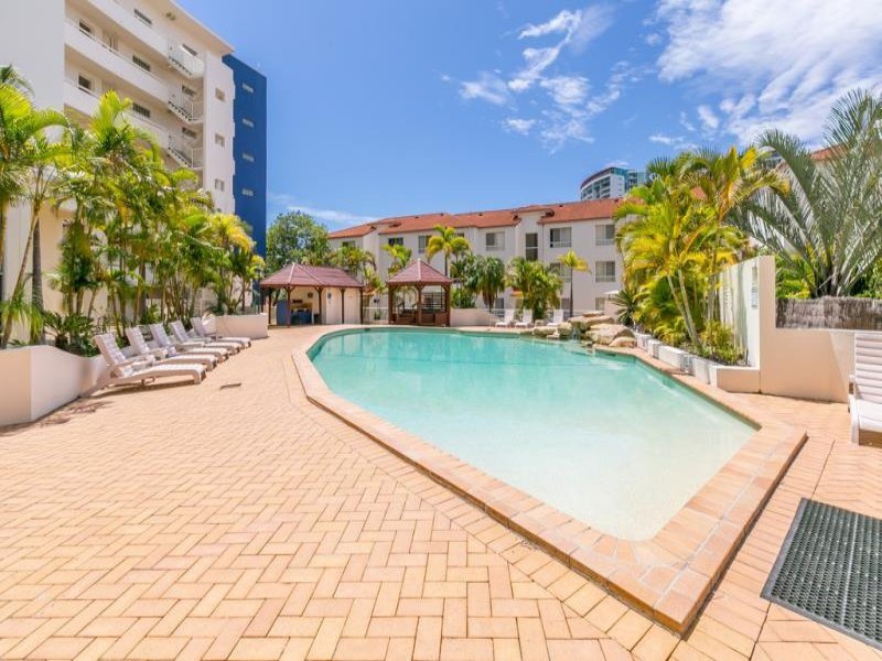 15/106 Marine Parade SOUTHPORT 6