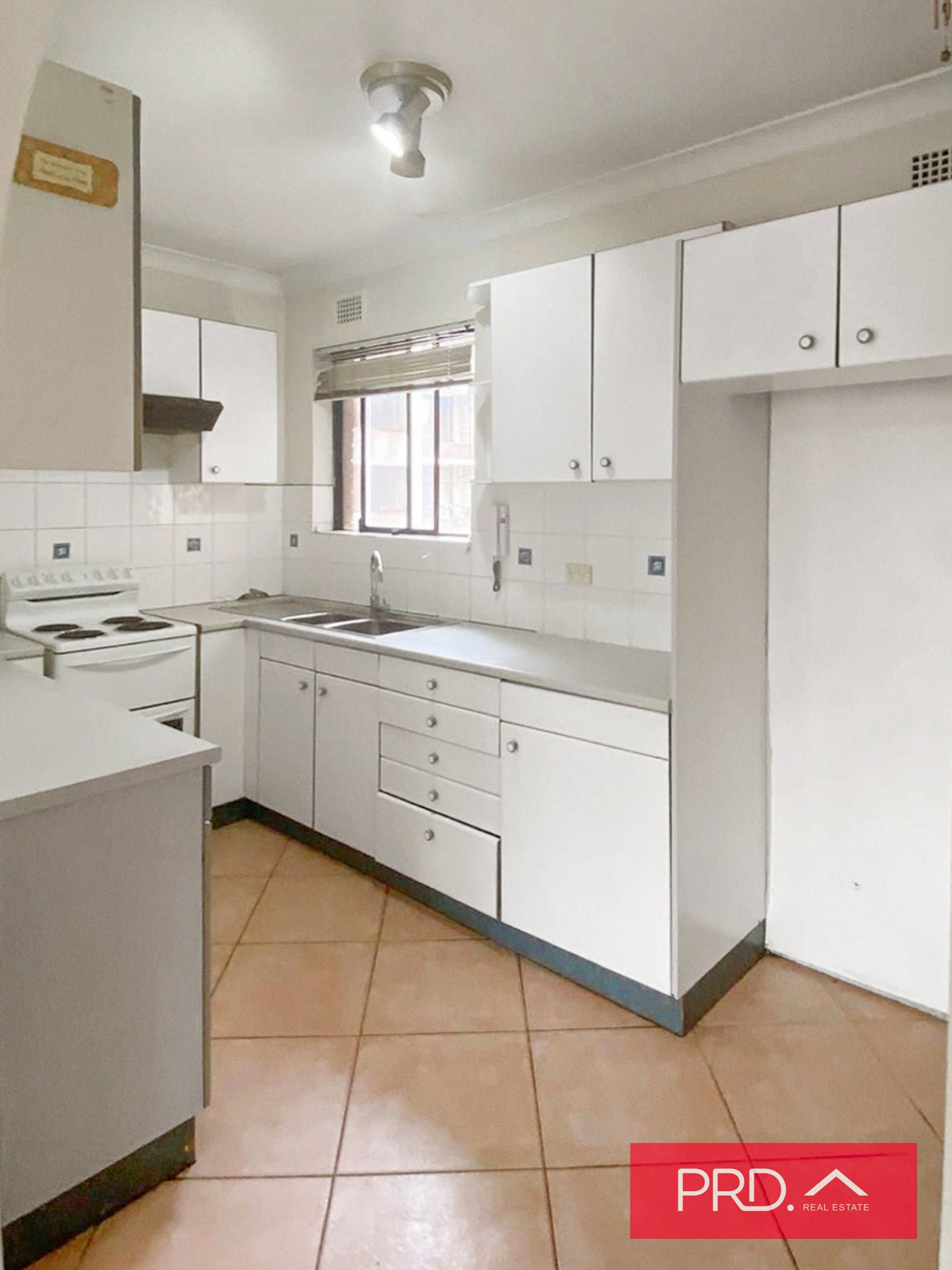 15/107 Castlereagh Street LIVERPOOL 4