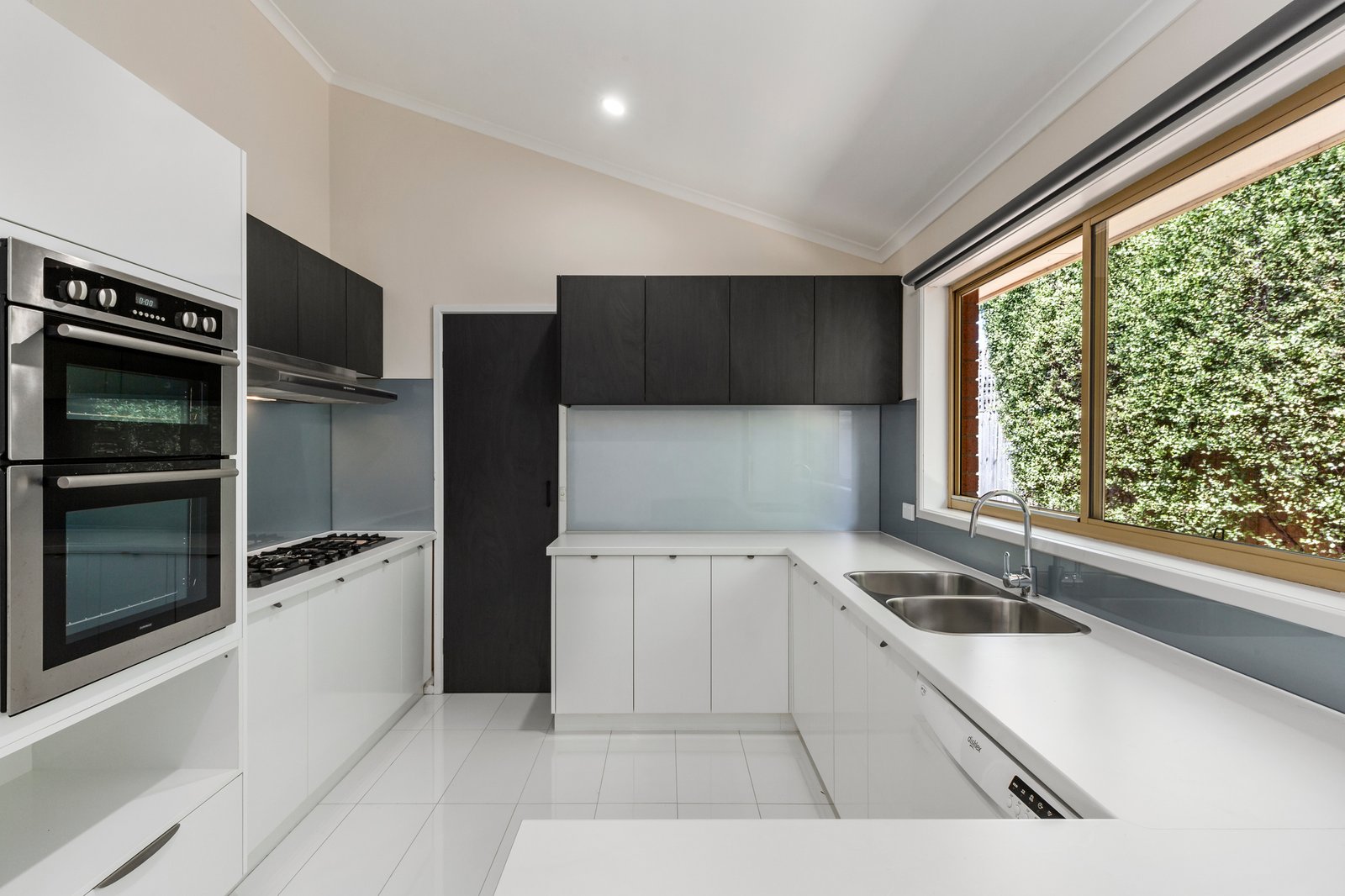 Gallery: 15/11 Hannah Street