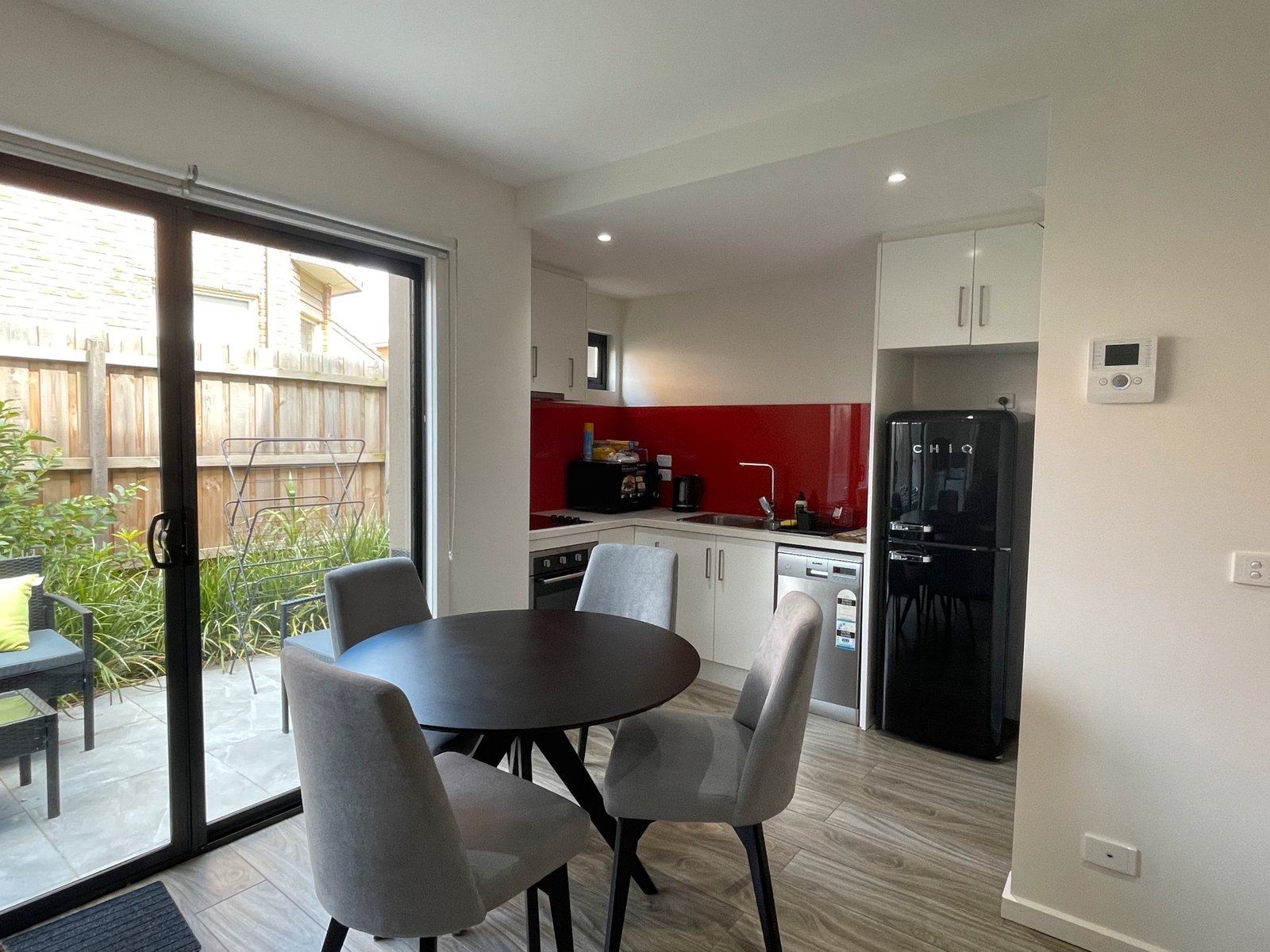 Gallery: 15/110 Atherton Road