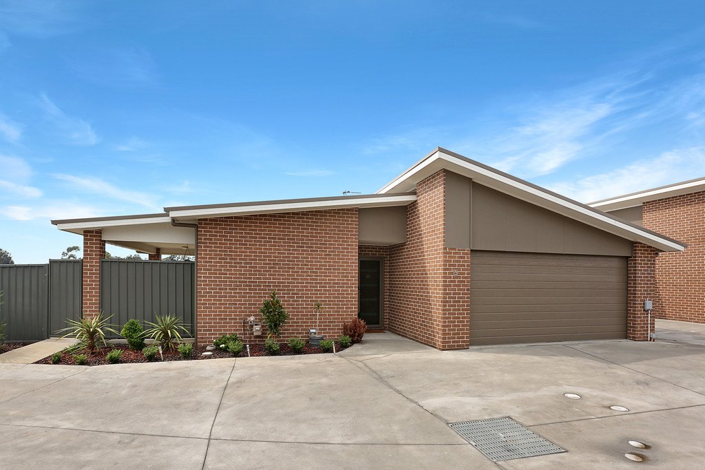 15/110 Kanahooka Rd  KANAHOOKA 8