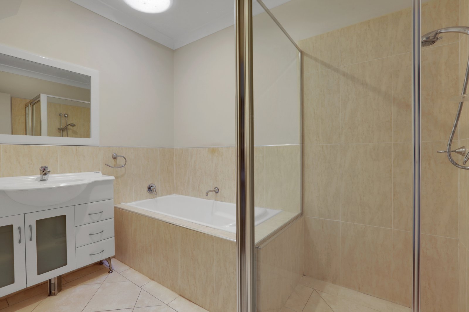 15/134 Kanahooka Road KANAHOOKA 5