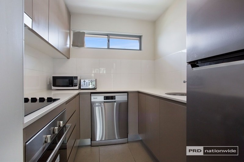 15/14 Rose Street SOUTHPORT 2