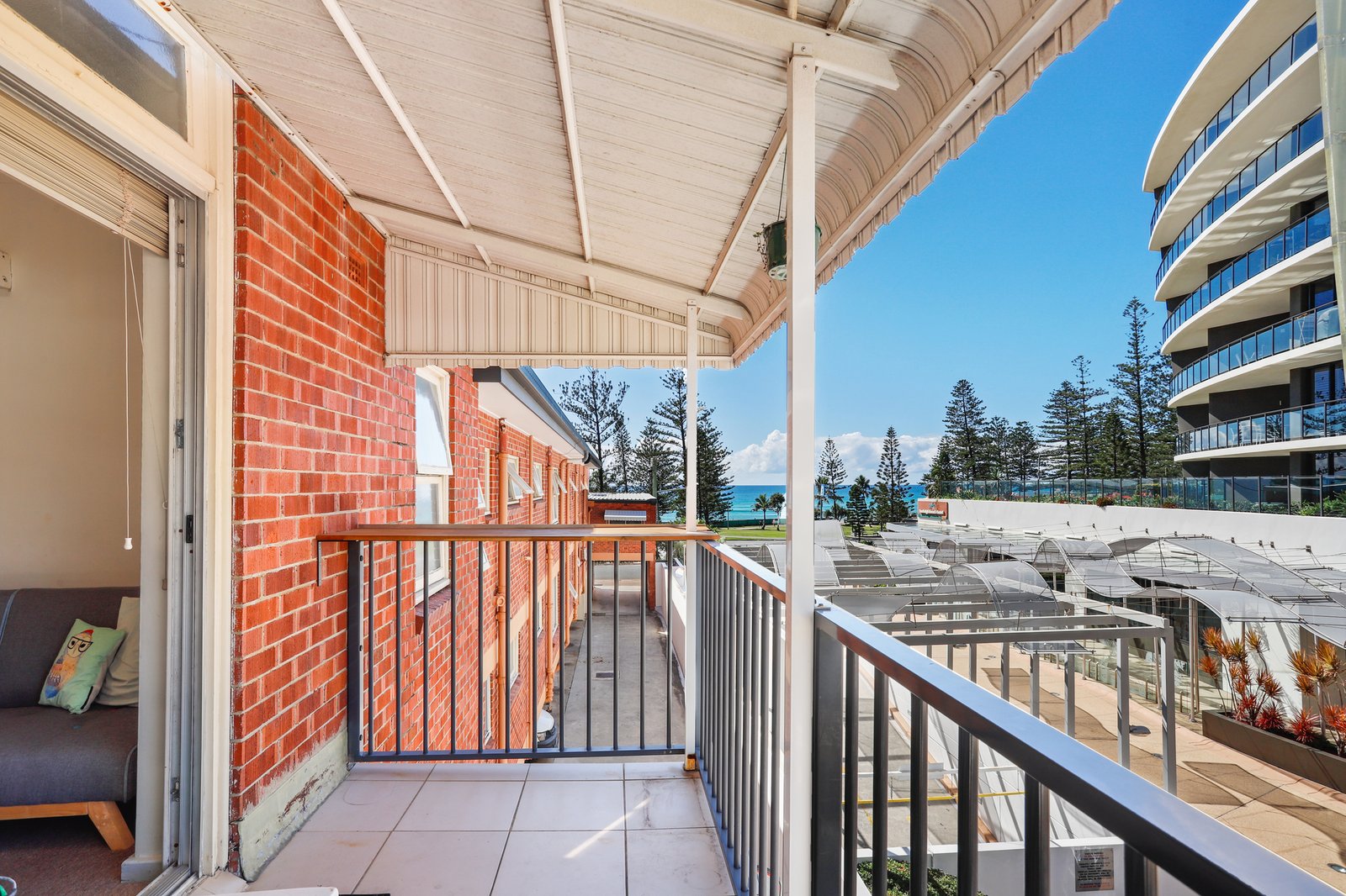 15/14 The Esplanade BURLEIGH HEADS 1