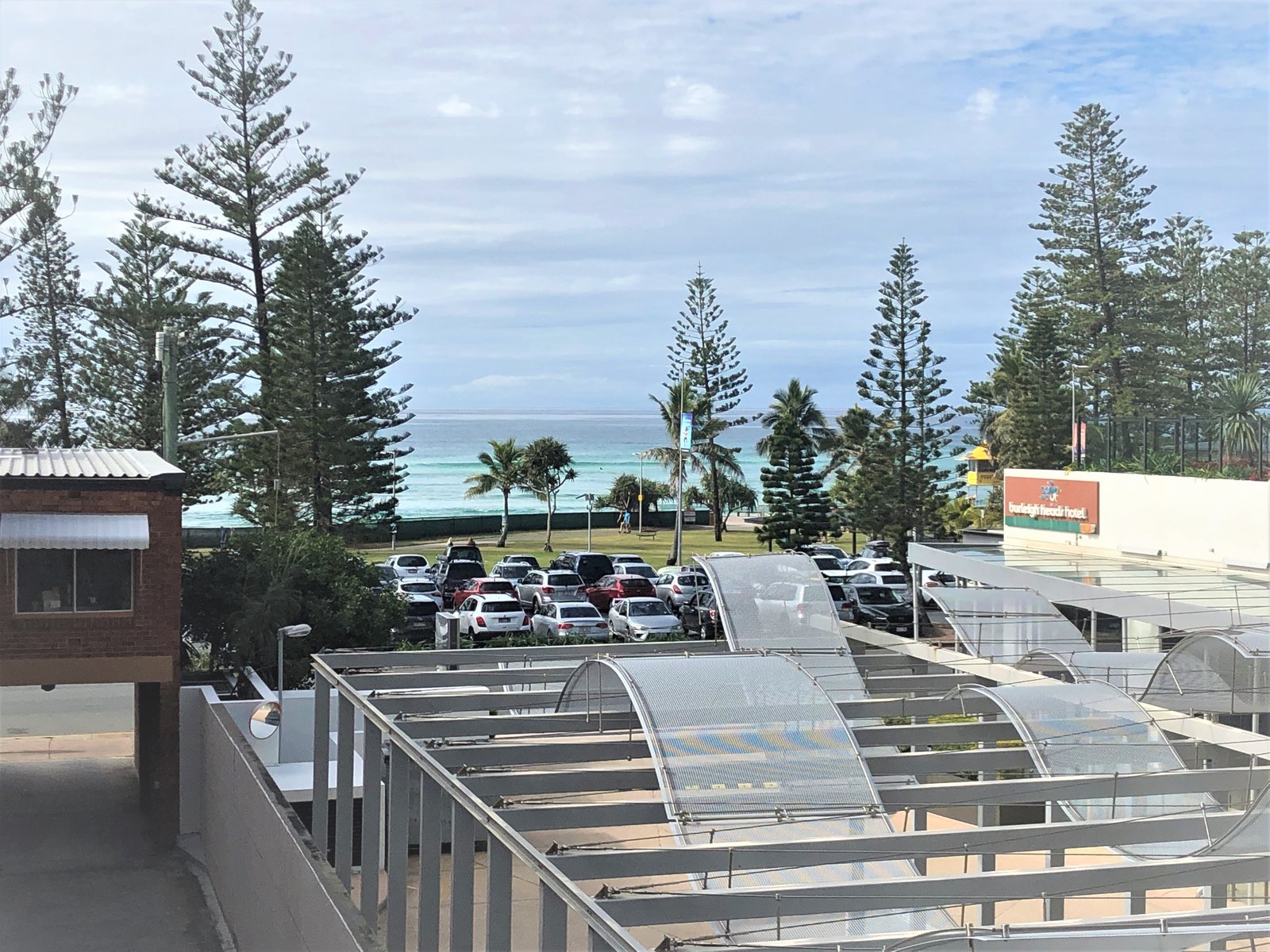 15/14 The Esplanade BURLEIGH HEADS 11