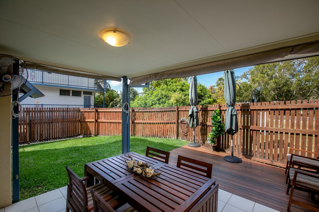 15/16 Beach Road CANNONVALE 1