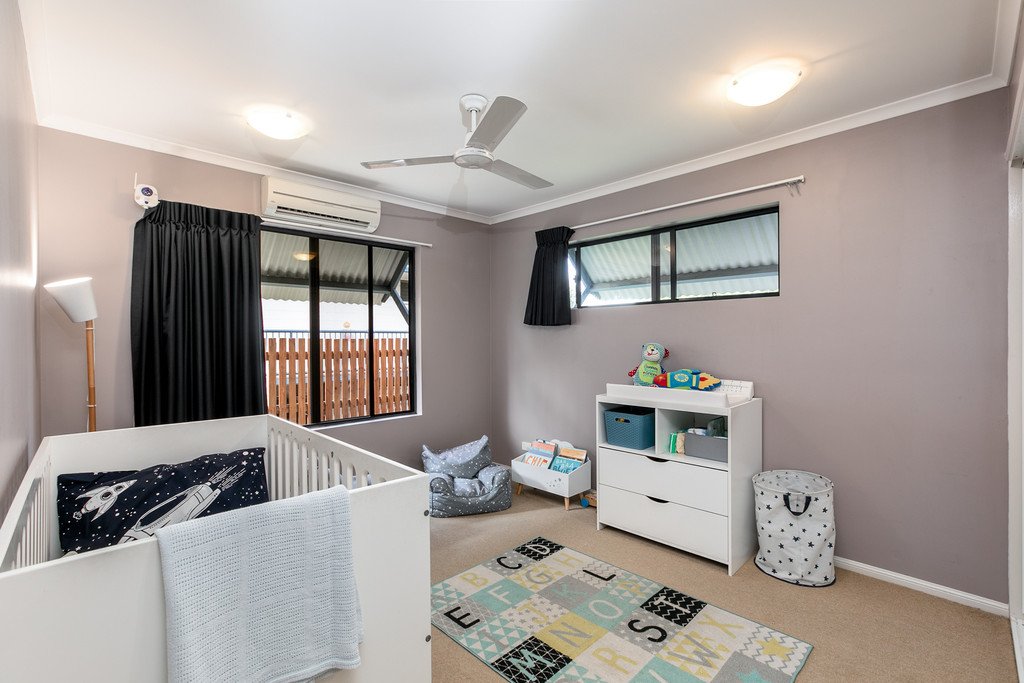 15/16 Beach Road CANNONVALE 4