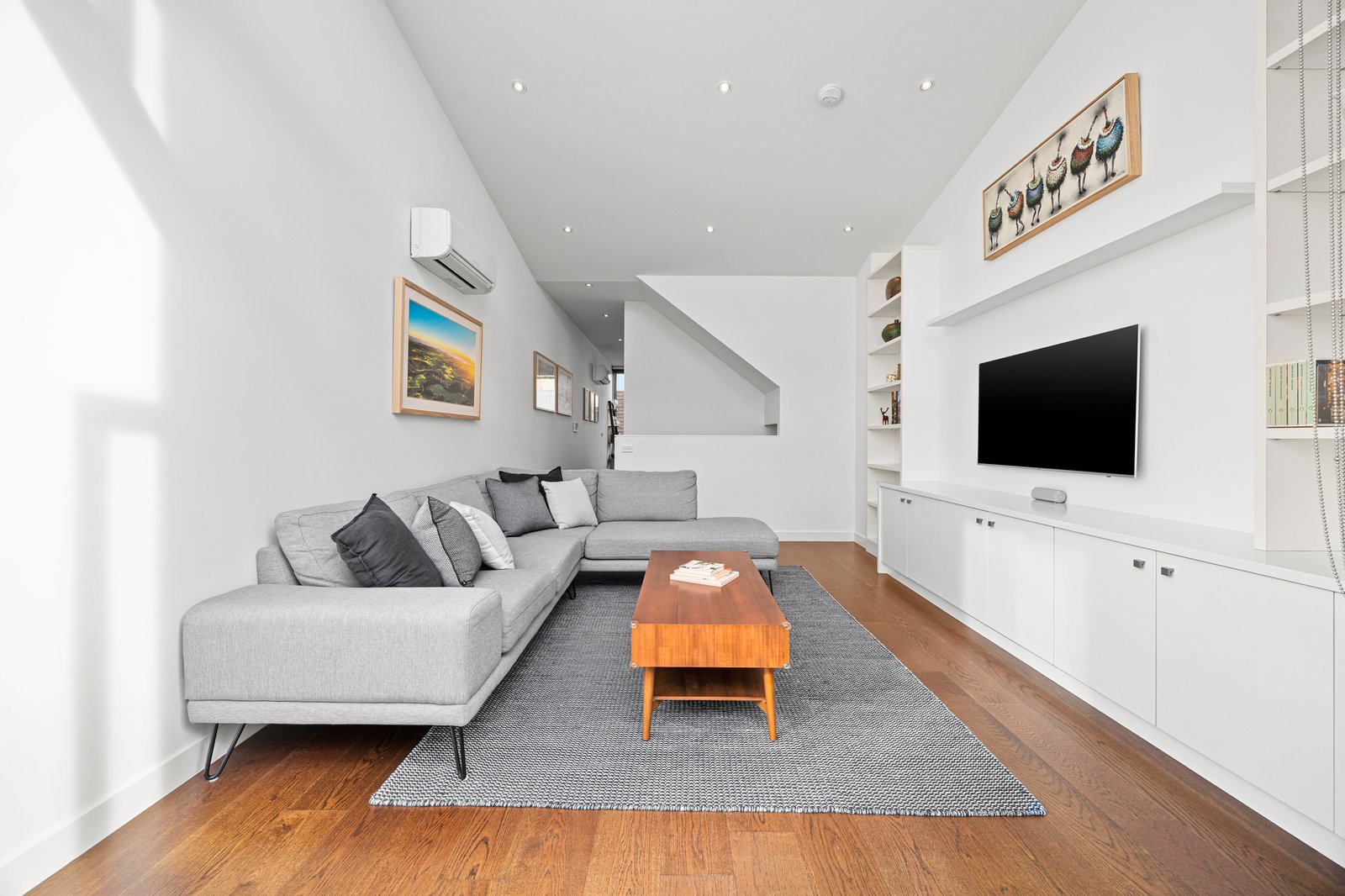 Gallery: 15/170 Beach Road