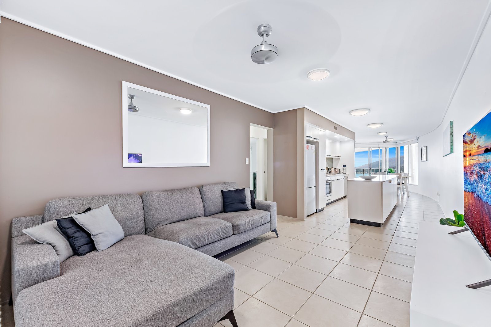 15/18 Seaview Drive AIRLIE BEACH 5