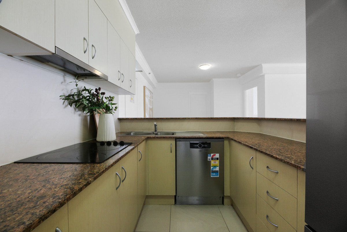 15/186 The Esplanade Burleigh Heads 12