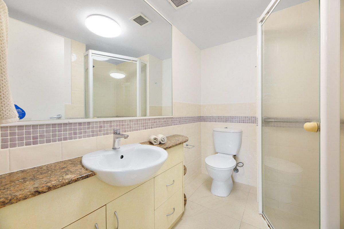 15/186 The Esplanade Burleigh Heads 18