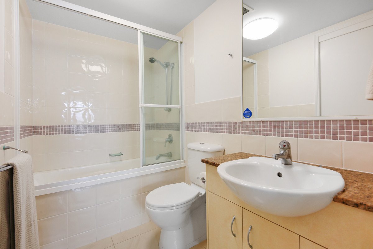 15/186 The Esplanade Burleigh Heads 21