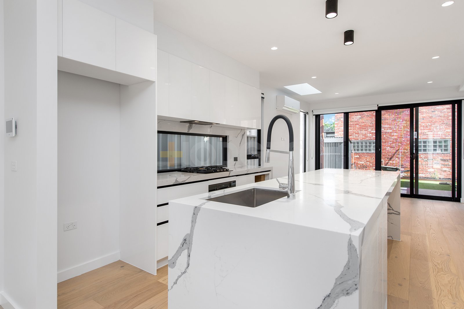 Gallery: 151a Charles Street