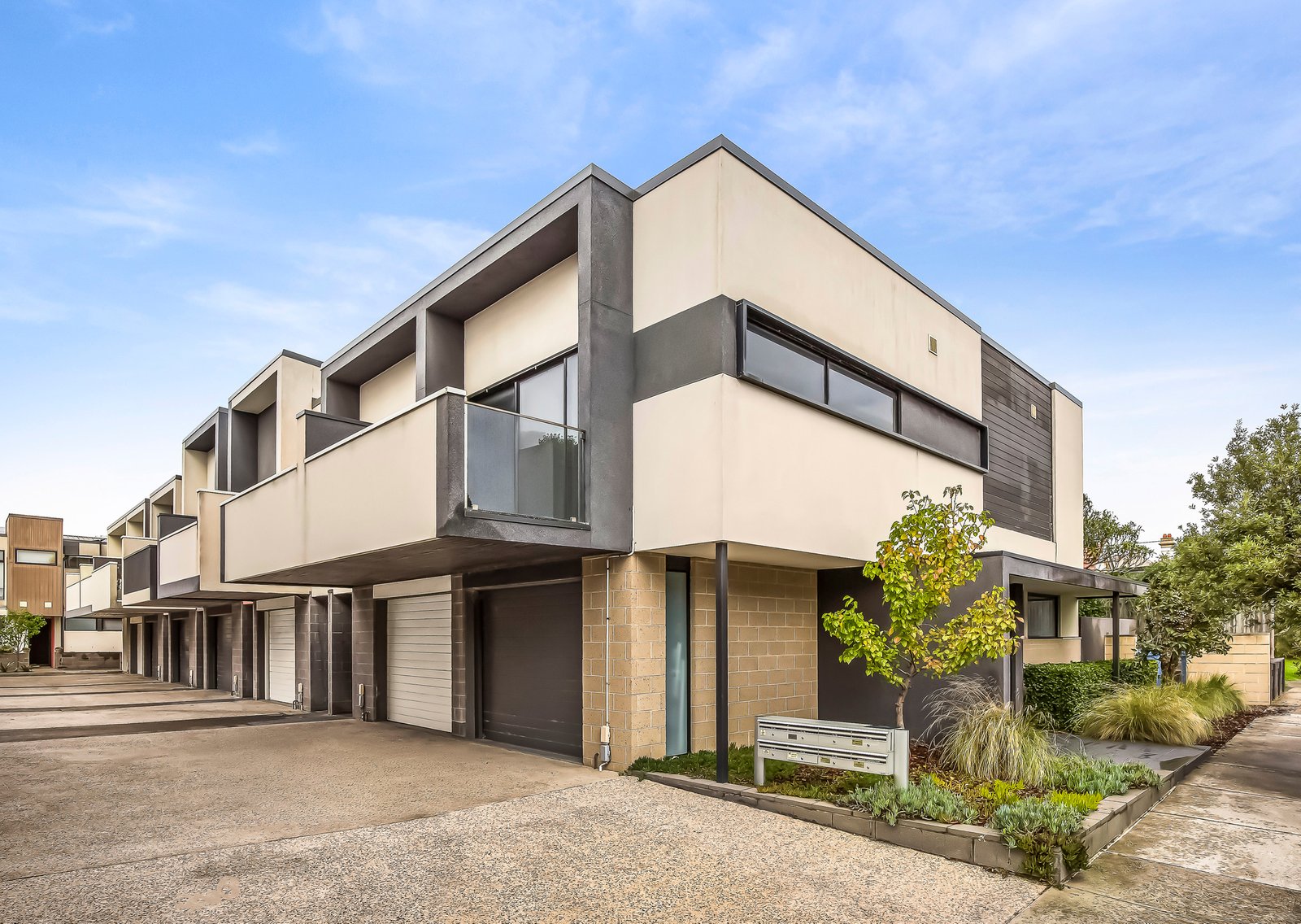 Gallery: 15/1a Fernhill Road