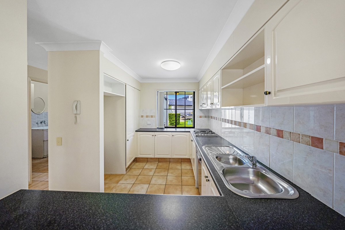 15/2-18 Beachcomber Court Burleigh Waters 4