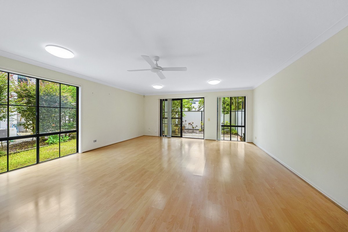 15/2-18 Beachcomber Court Burleigh Waters 5