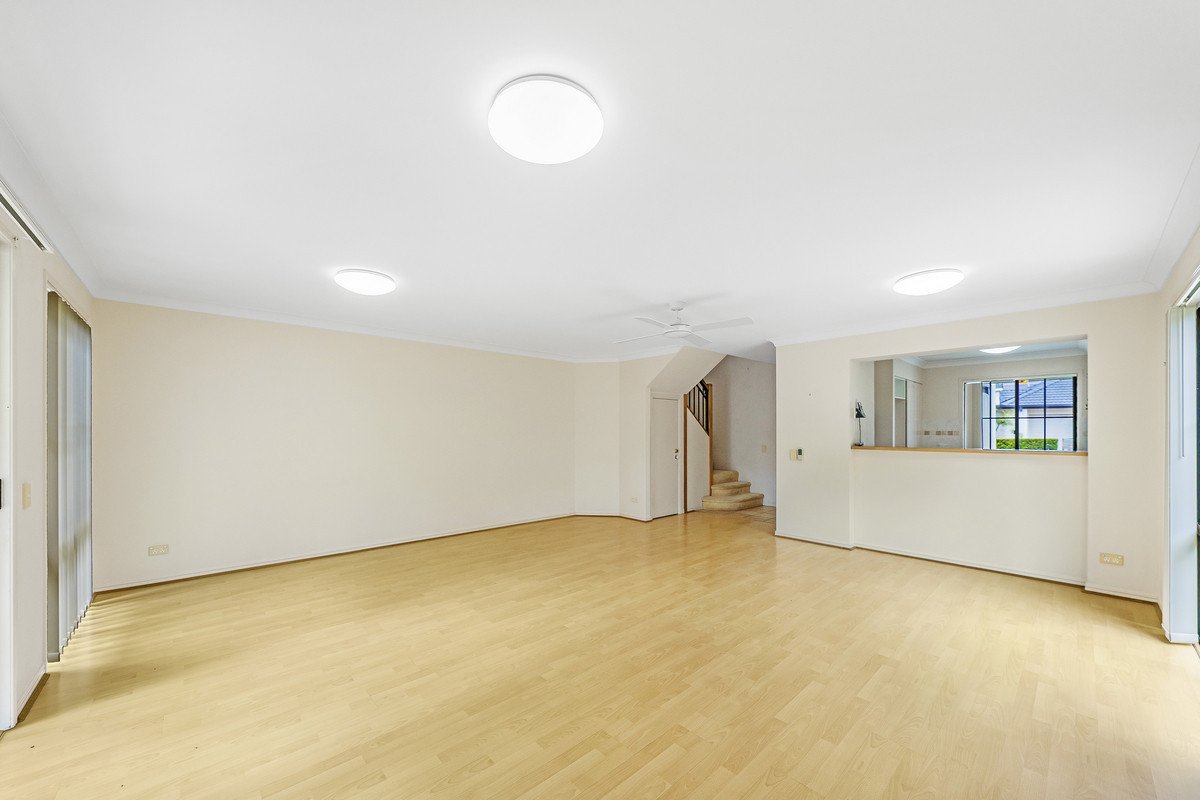 15/2-18 Beachcomber Court Burleigh Waters 6