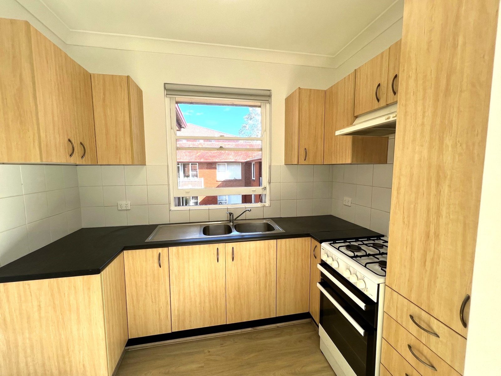 15/2-4 Taylor Street KOGARAH 3