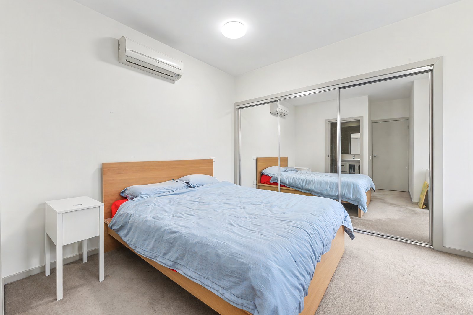 Gallery: 15/2 Albert Avenue