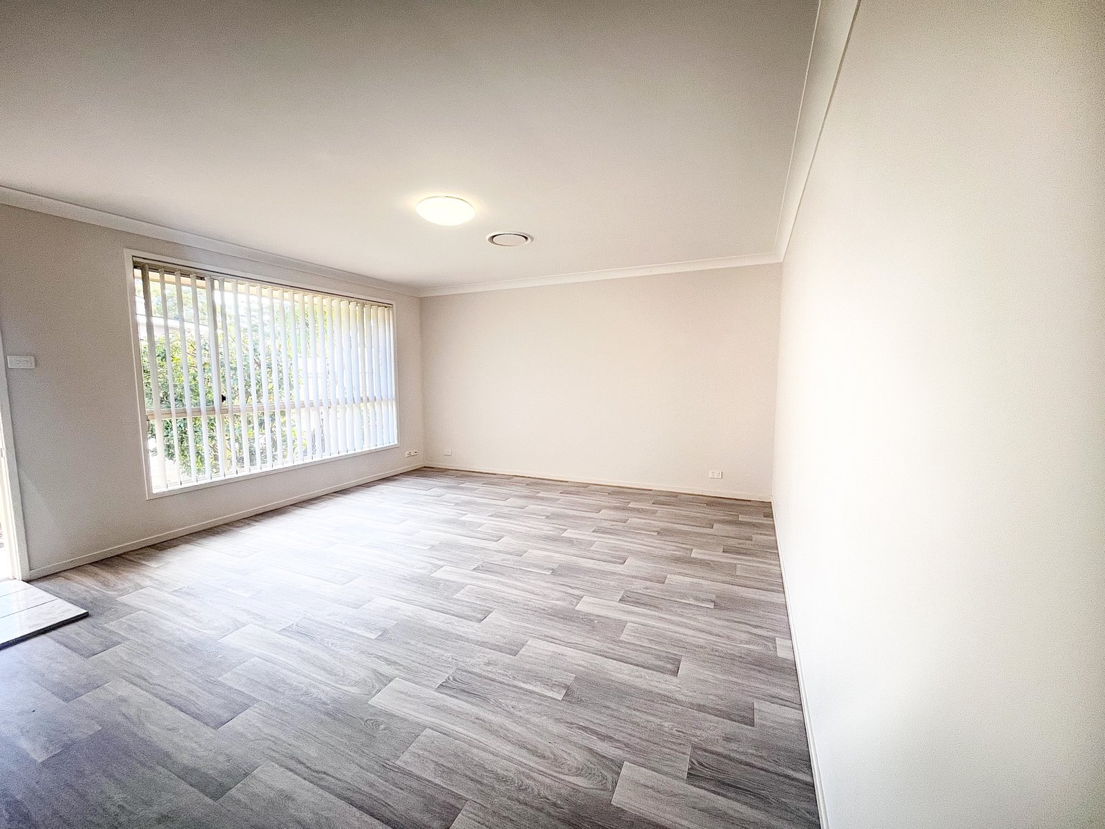 152 Bagnall Beach Rd  CORLETTE 21