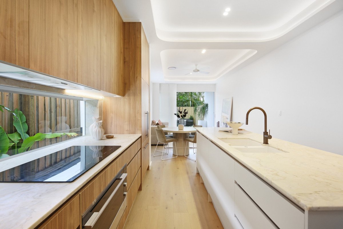 1/52 Chainey Avenue MIAMI 4