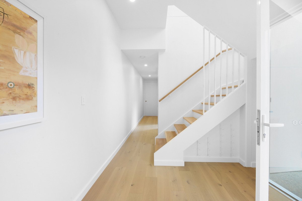 1/52 Chainey Avenue MIAMI 11