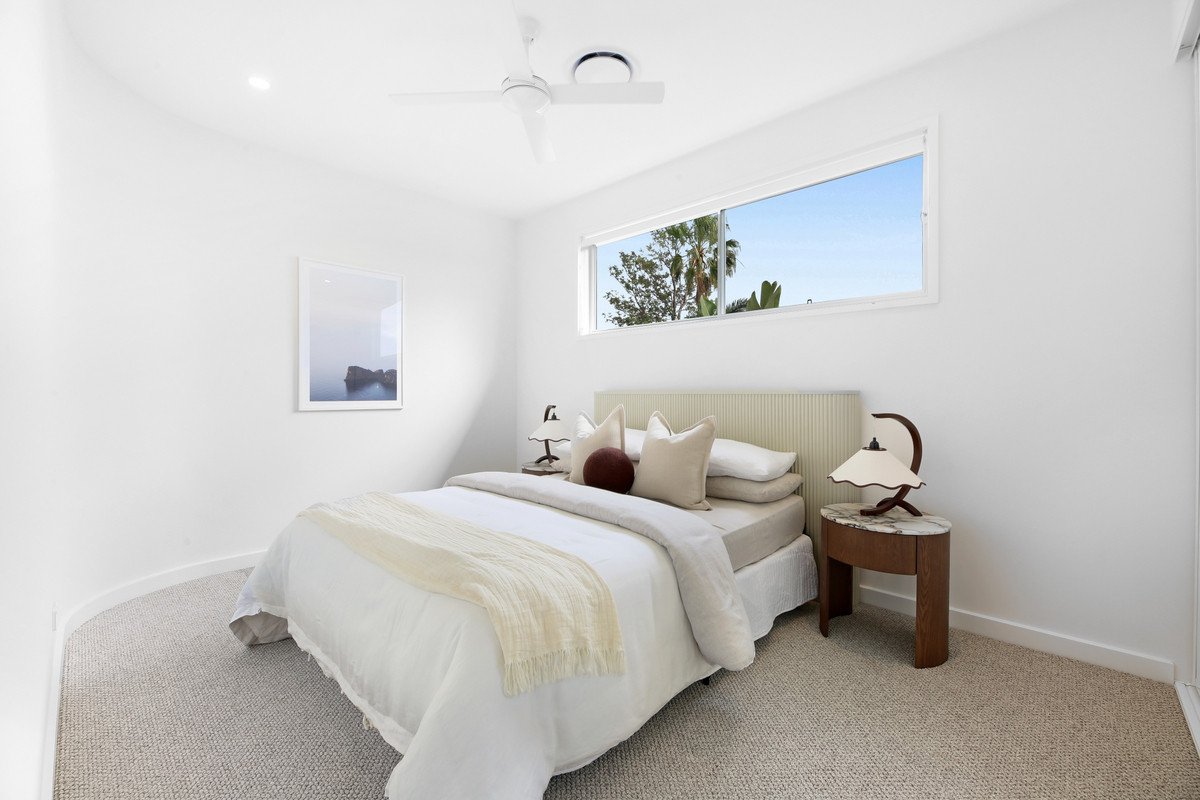 1/52 Chainey Avenue MIAMI 18