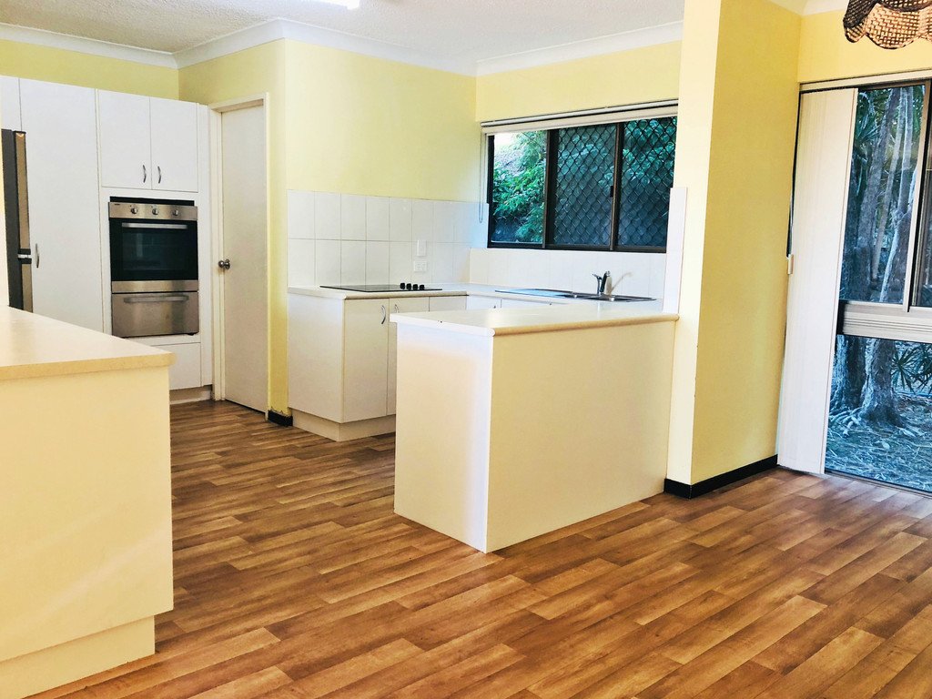 15/2 Eshelby Drive CANNONVALE 3