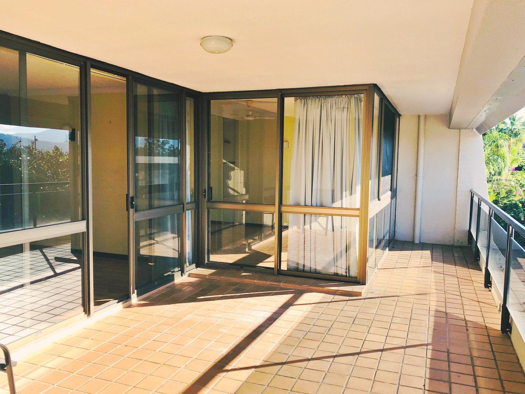 15/2 Eshelby Drive CANNONVALE 8