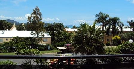 15/2 Eshelby Drive CANNONVALE 10