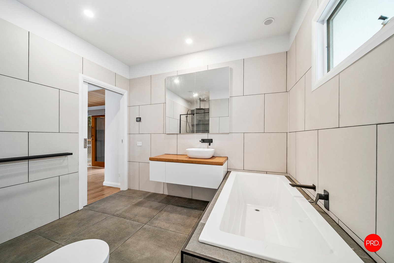 152 Gladstone Street QUARRY HILL 11