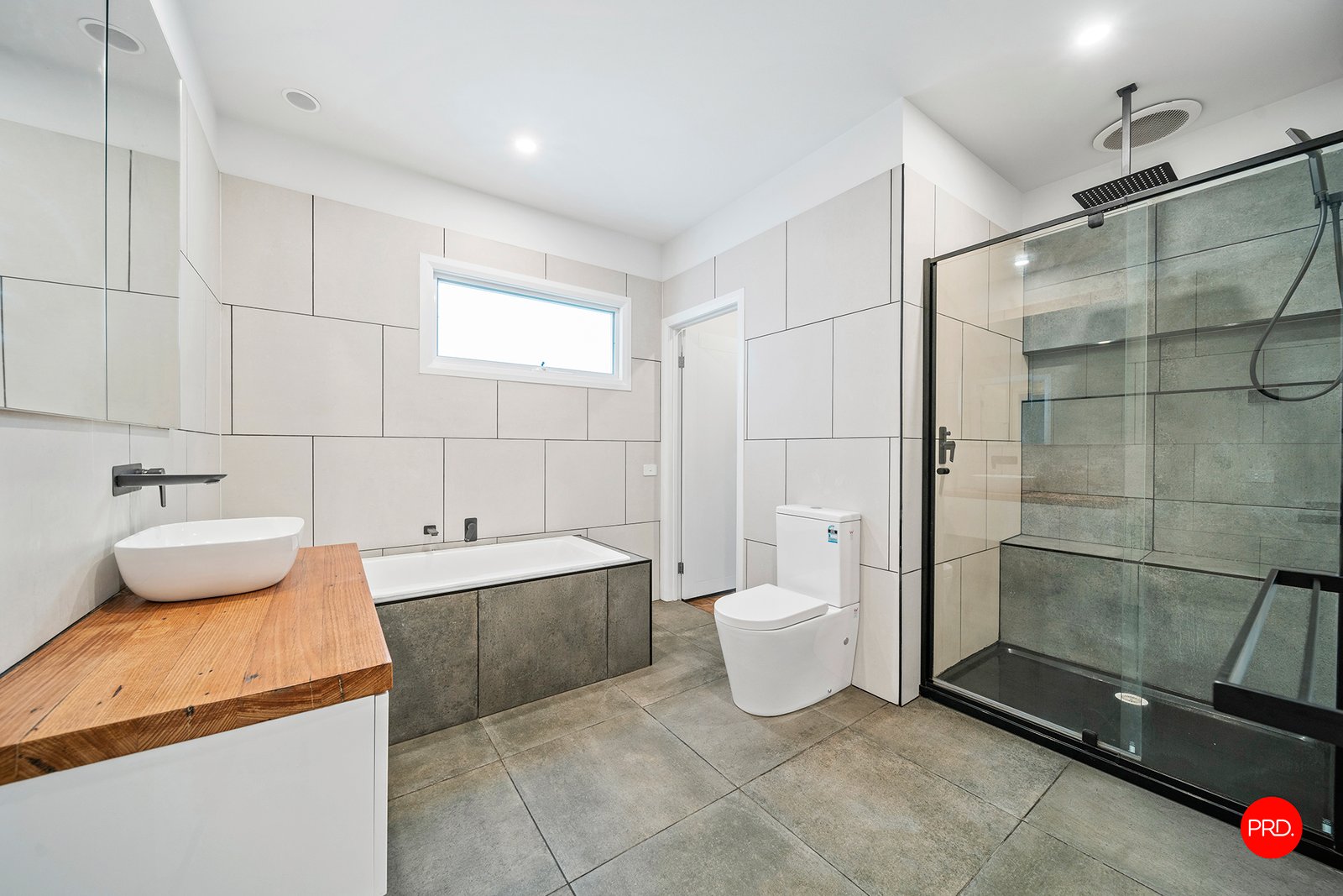 152 Gladstone Street QUARRY HILL 12