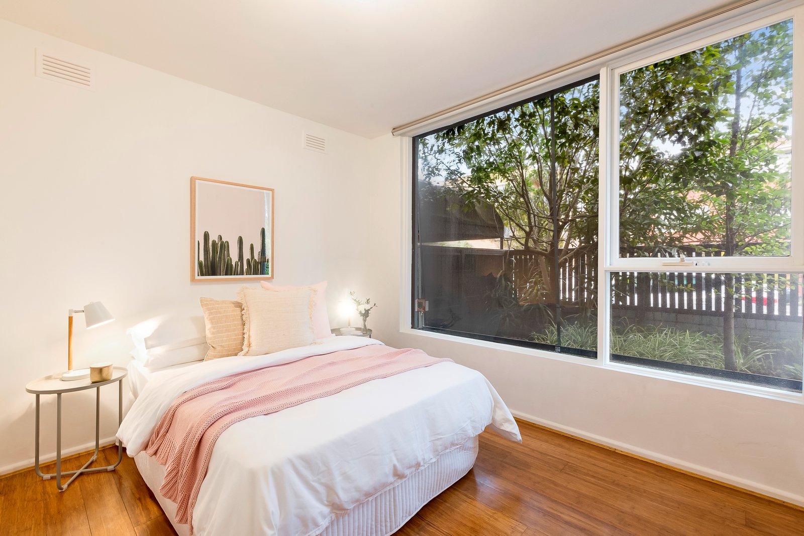 Gallery: 1/52 Hotham Street