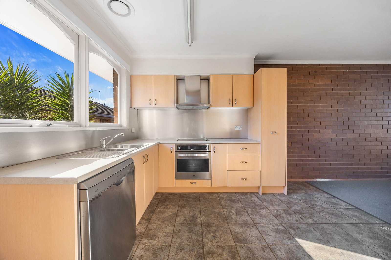 Gallery: 1/52 Montgomery Street
