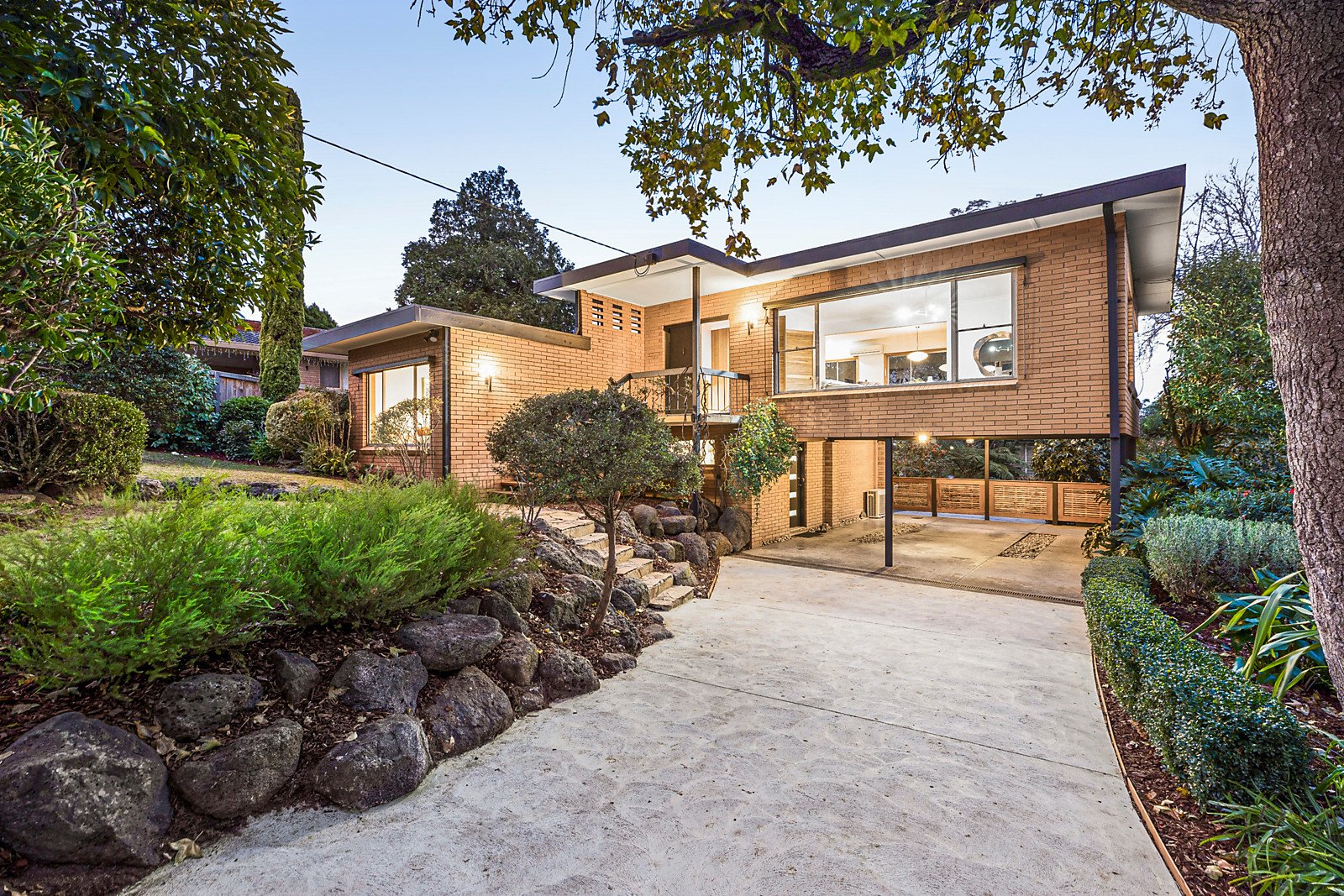 152 Mountain View Parade, Rosanna VIC 3084