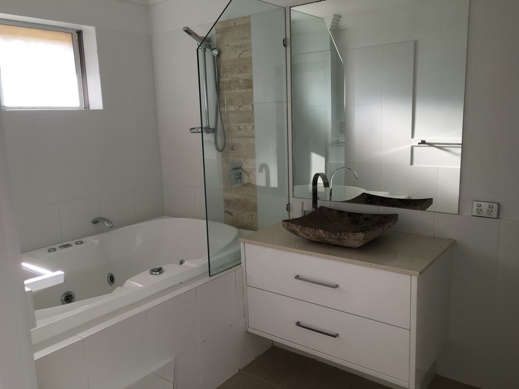 15/2 Nagel Avenue MIAMI 3